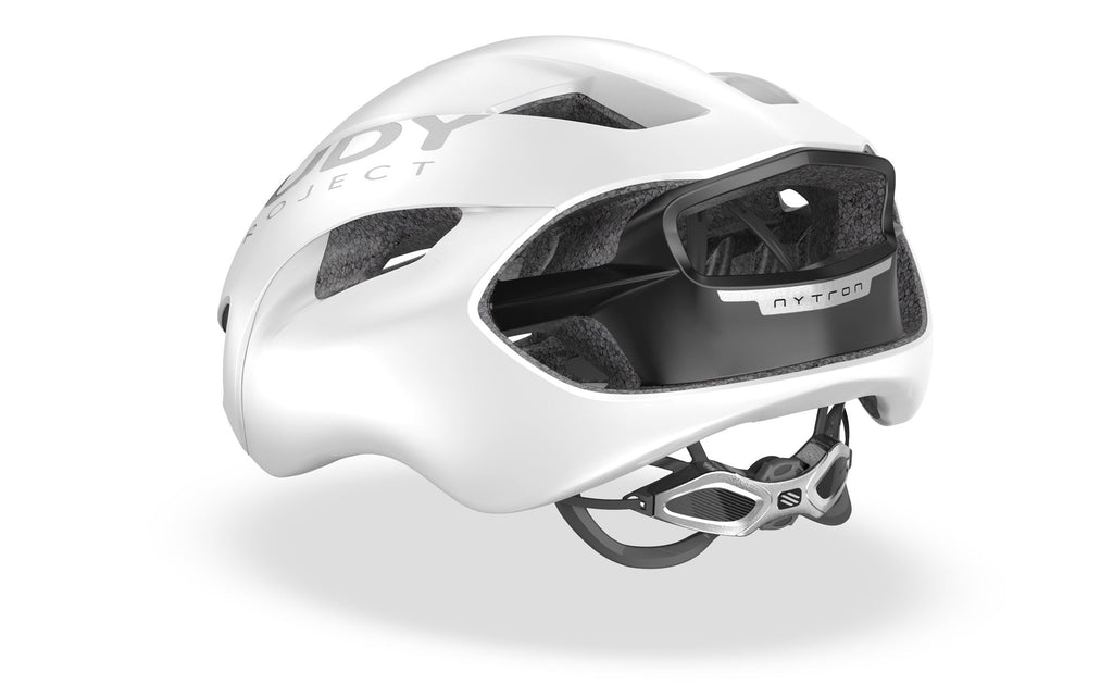 Casco con sistema de impacto rotacional testado